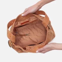 RENDER SHOULDER HAZEL